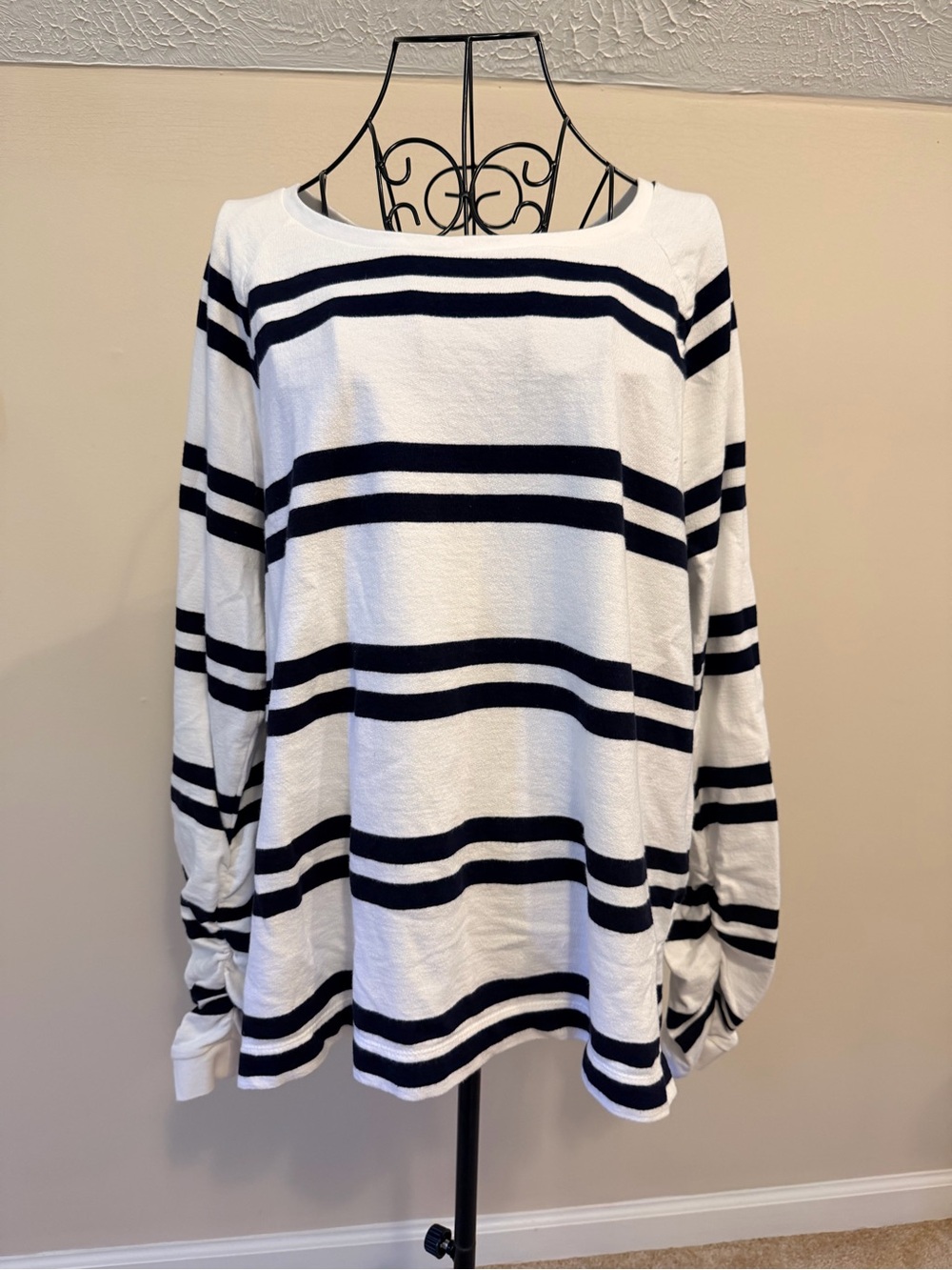 Crown & Ivy Womens Knit T-Shirt XL White Blue Striped Boat Neck Cotton Ruched